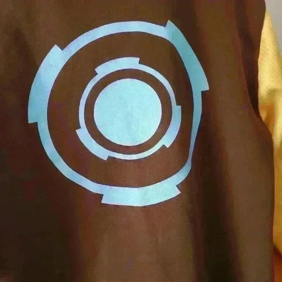 OVERWATCH sweatshirt by Blizzard entertainment.  Size men's medium. - Picture 9 of 9